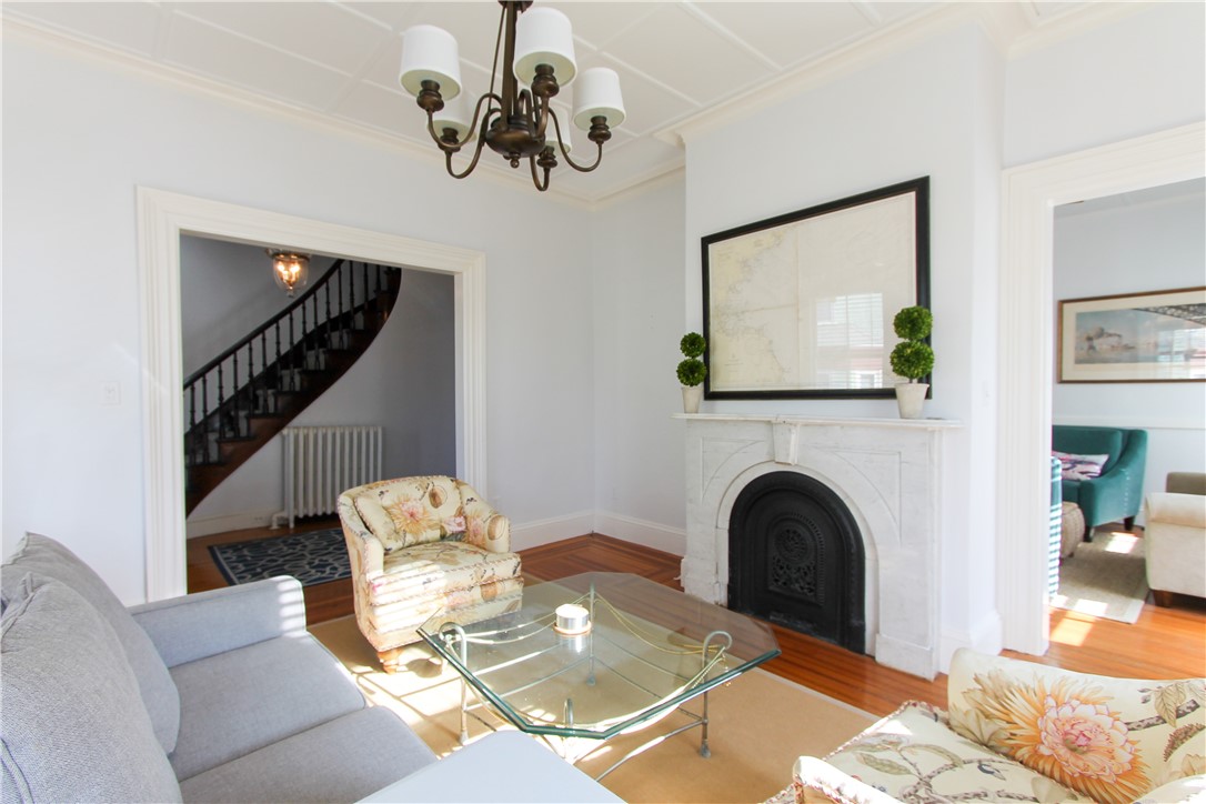 46 Corne Street Newport, RI 02840 - Photo 7 of 36