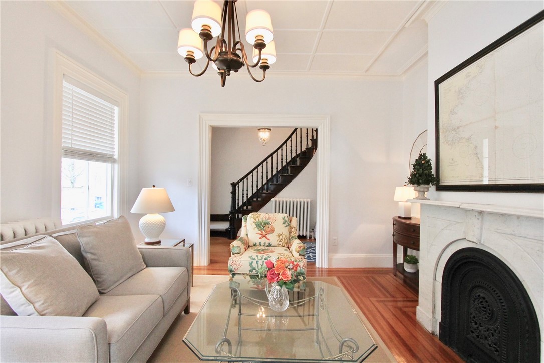 46 Corne Street Newport, RI 02840 - Photo 9 of 36