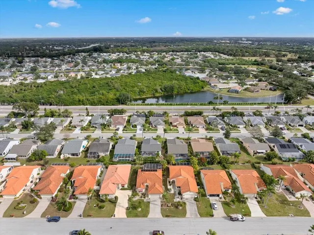 $394,500 | 4729 Peridia Boulevard East, Bradenton, FL 34203