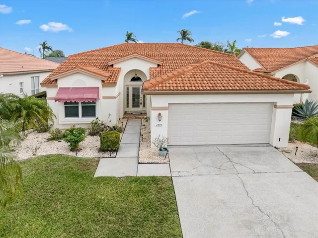 $394,500 | 4729 Peridia Boulevard East, Bradenton, FL 34203