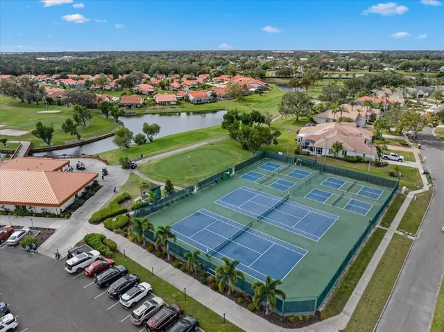 $394,500 | 4729 Peridia Boulevard East, Bradenton, FL 34203