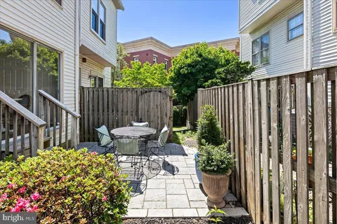 $1,100,000 | 1912 North Daniel Street, Arlington, VA 22201