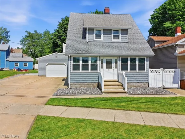 $209,900 | 214 Lake Avenue, Ashtabula, OH 44004