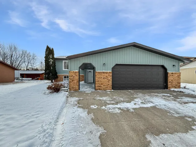 $374,900 | 1620 36 1/2 Avenue South, Fargo, ND 58104
