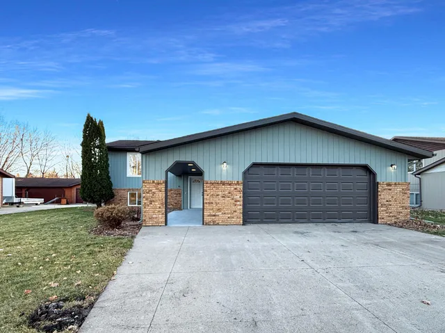 $374,900 | 1620 36 1/2 Avenue South, Fargo, ND 58104