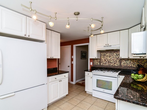 39 Stoughton Road Dedham, MA 02026 - Photo 9 of 28 Gallery Image 9