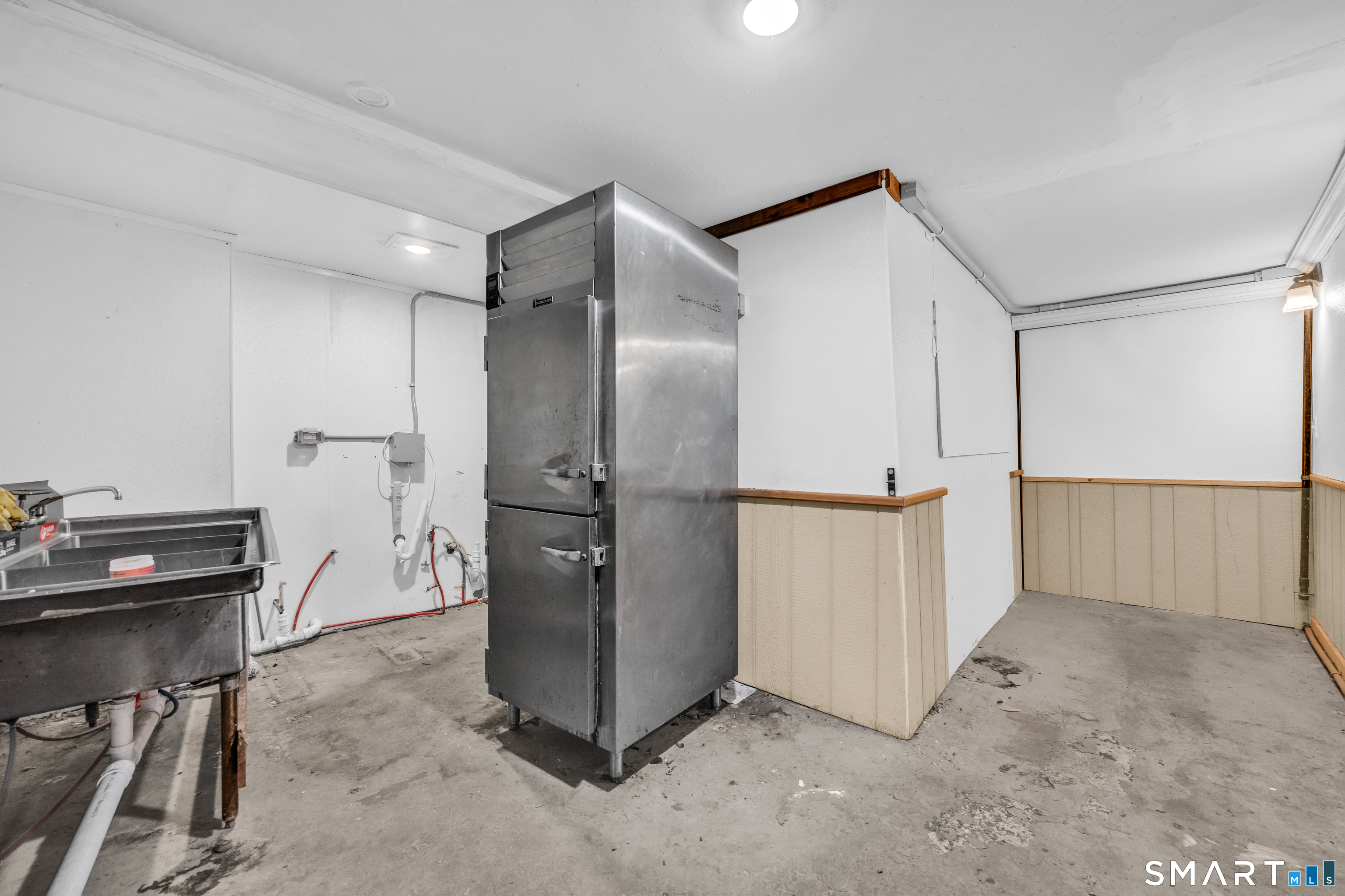 720 Main Street Winchester, CT 06098 - Photo 10 of 14