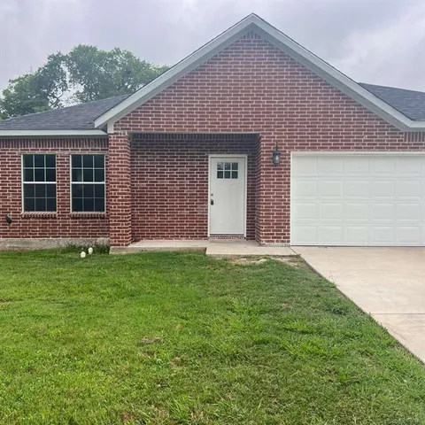 $1,525 | 3304 Langford Street, Greenville, TX 75401