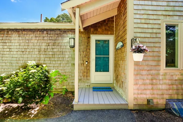 $725,000 | 96 Shoreland Path, Unit 96, Teaticket, MA 02536