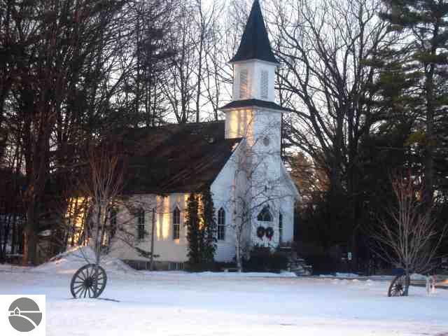 18700 Mission Road Traverse City, MI 49686 - Photo 14 of 14 1711610-13.JPG