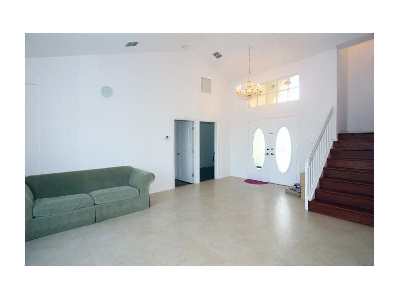 10900 Haydn Drive Boca Raton, FL 33498 - Photo 3 of 16 Living Room