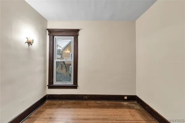 $1,200 | 42 Linden Park, Buffalo, NY 14208