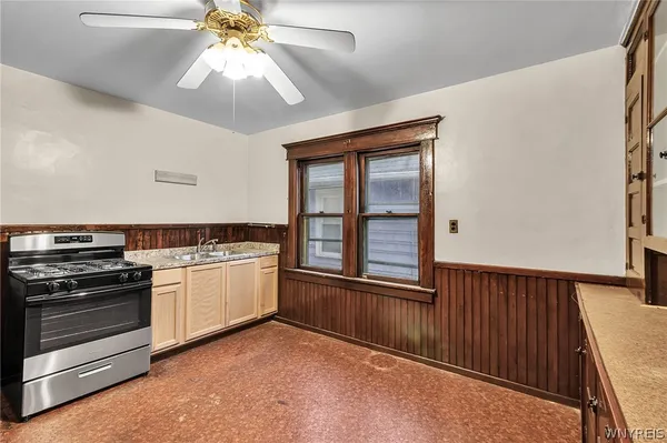 $1,200 | 42 Linden Park, Buffalo, NY 14208
