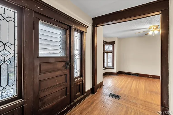 $1,200 | 42 Linden Park, Buffalo, NY 14208