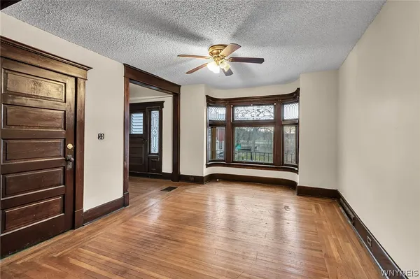 $1,200 | 42 Linden Park, Buffalo, NY 14208