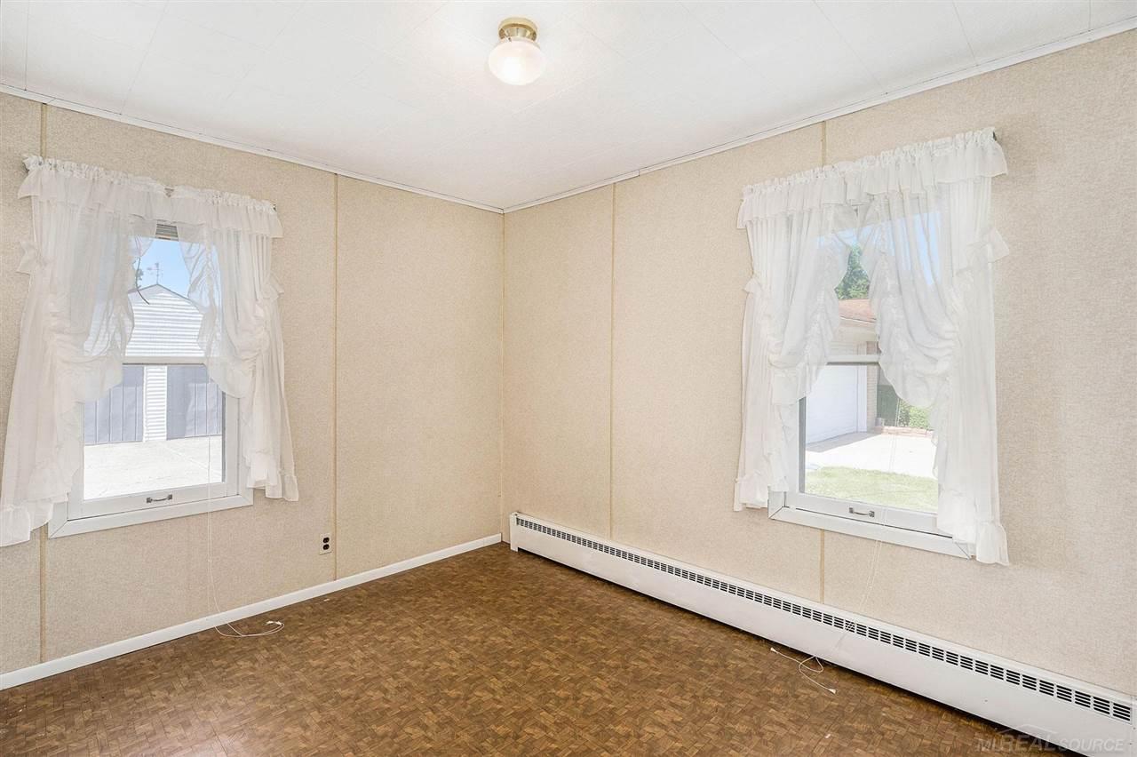 11121 Engleman Road Warren, MI 48089 - Photo 14 of 30