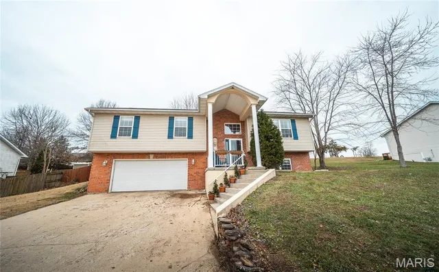 $310,000 | 814 Oxford Drive, Rolla, MO 65401