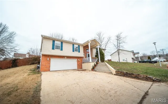$310,000 | 814 Oxford Drive, Rolla, MO 65401