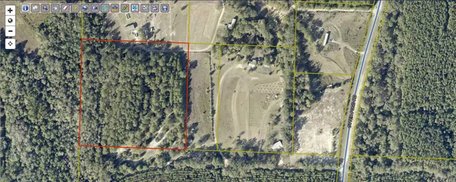 a view of a bench in a backyard