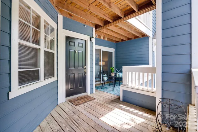 a picture of a wall with a white wall