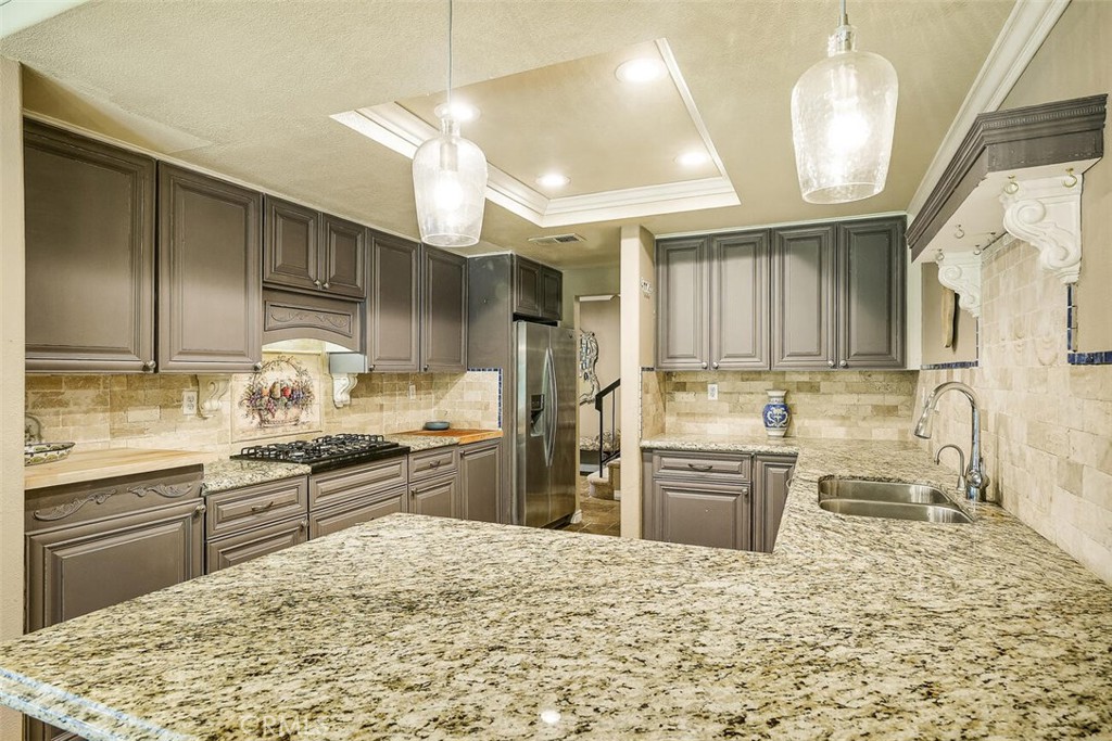 1718 Tecalote Drive, Unit 9 Fallbrook, CA 92028 - Photo 10 of 23 Kitchen