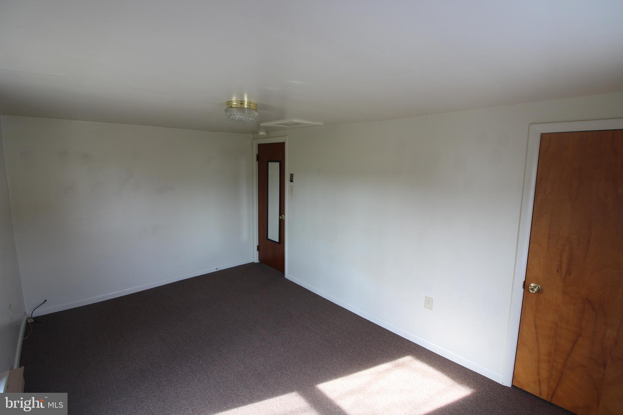 19801 Senedo Road Edinburg, VA 22824 - Photo 11 of 16 Bedroom 2