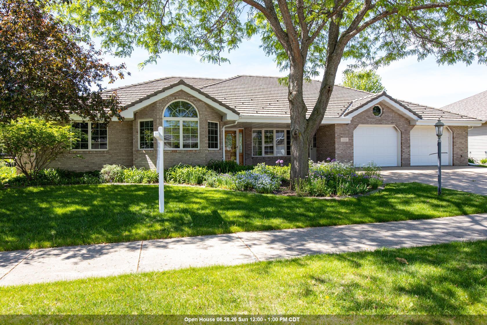 509 Kadinger Way Little Chute, WI 54140 - Photo 1 of 37