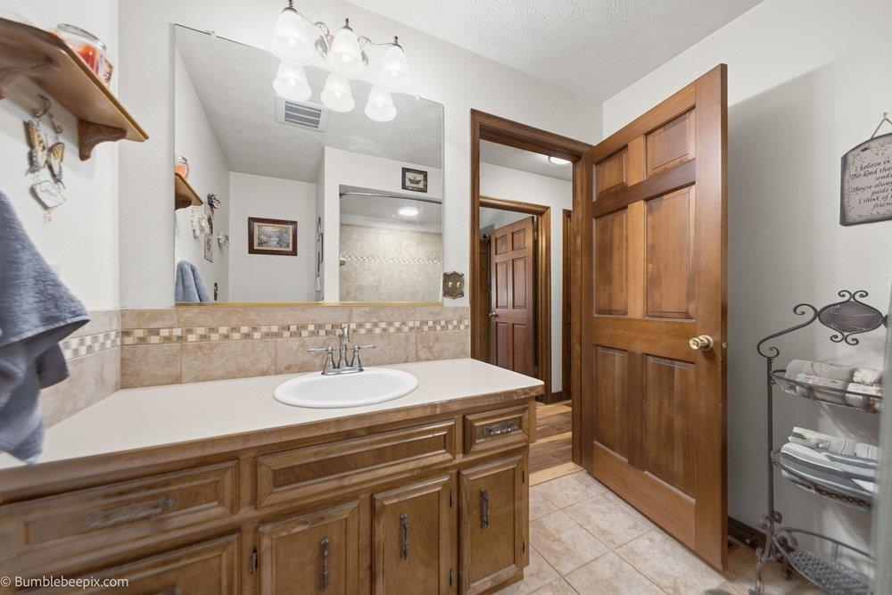 16111 North Yale Road Colbert, WA 99005 - Photo 17 of 50 Gallery Image 17