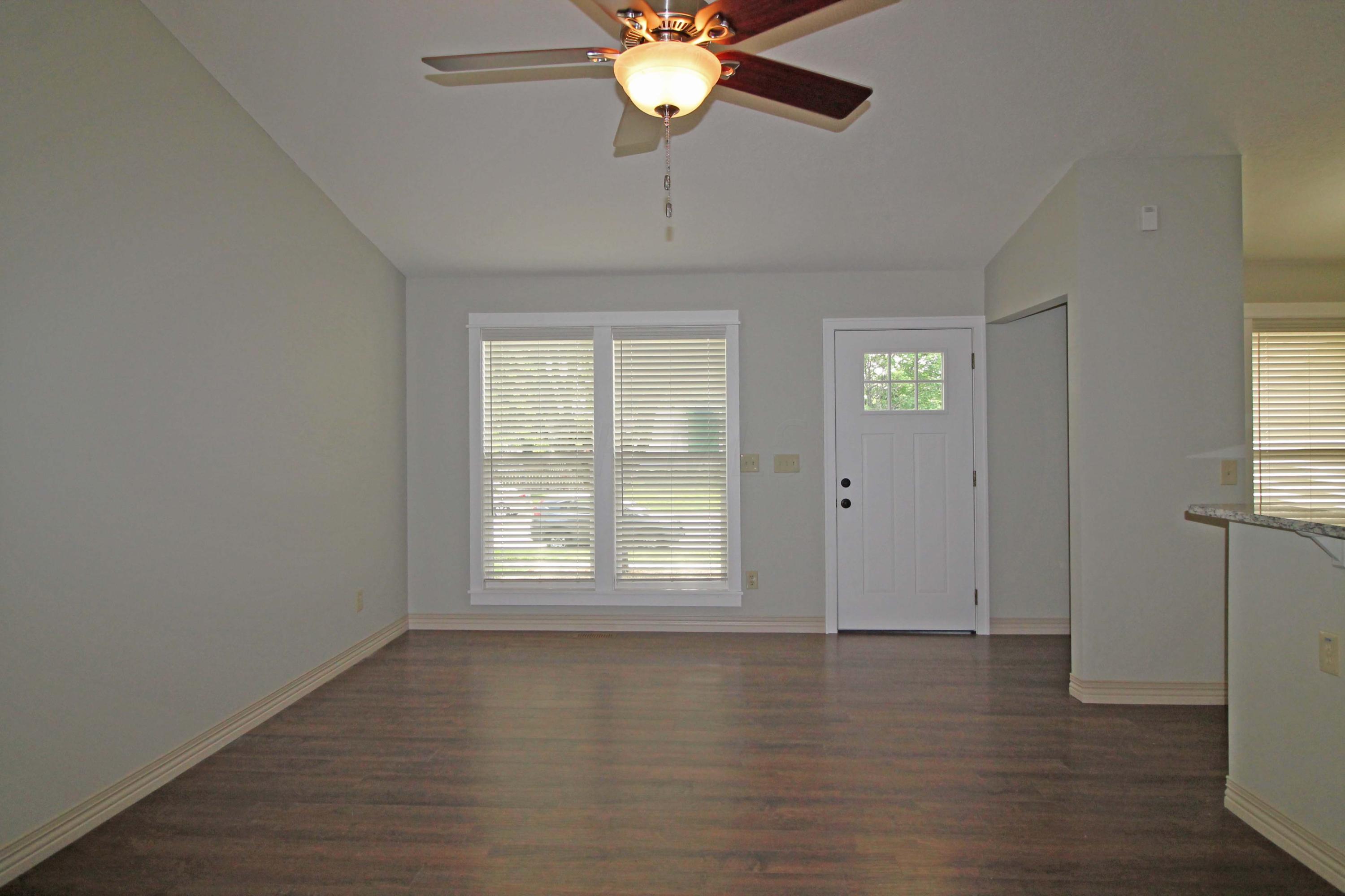 748 Prairie Road Galloway, OH 43119 - Photo 4 of 27 Gallery Image 4