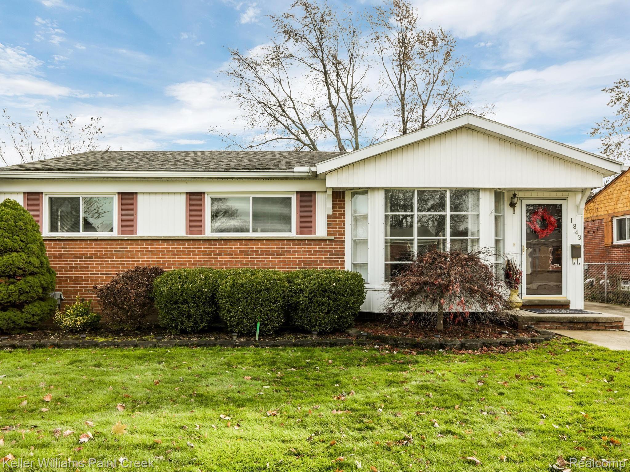 Lovely ranch in Royal Oak! 