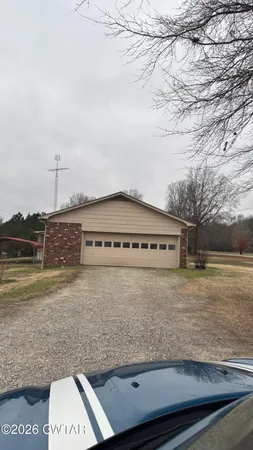 a view of a pathway both side of building