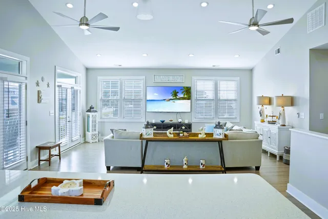 $1,000,000 | 207 Fairview Street, Atlantic Beach, NC 28512