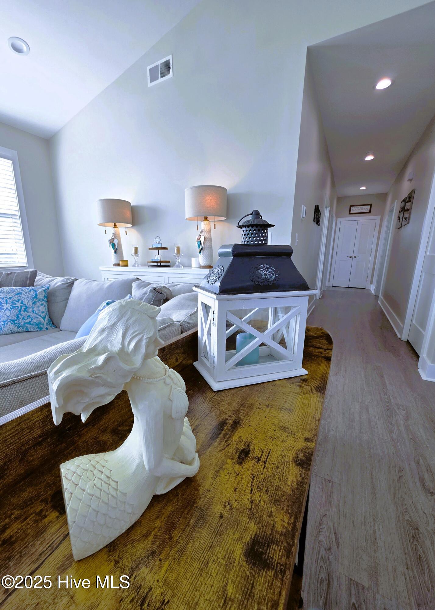 207 Fairview Street Atlantic Beach, NC 28512 - Photo 14 of 73 Living12b