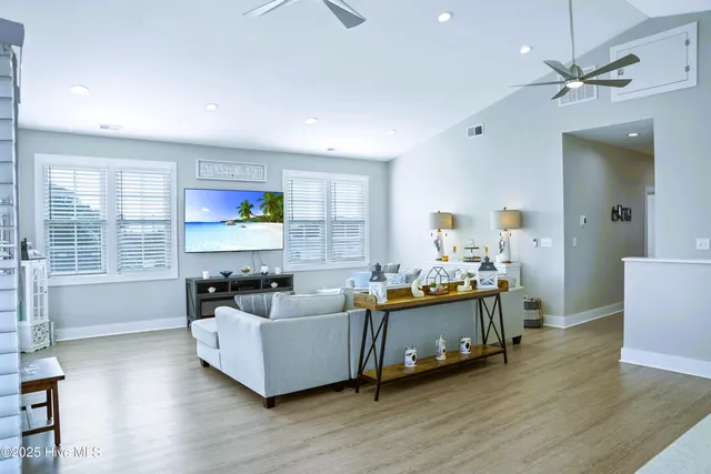 $1,000,000 | 207 Fairview Street, Atlantic Beach, NC 28512