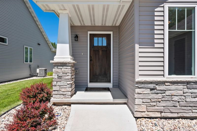 4996 West Boxwood Lane Appleton, WI 54913 - Photo 7 of 49