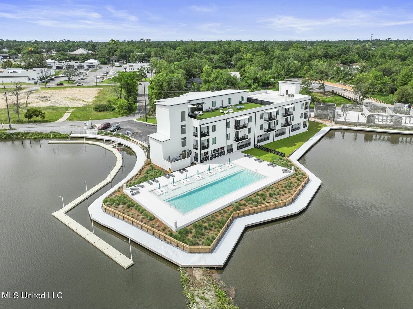 1302 Magnolia Street, Unit 107 Gulfport, MS 39507 - Photo 3 of 23 tempImagefsDoOz