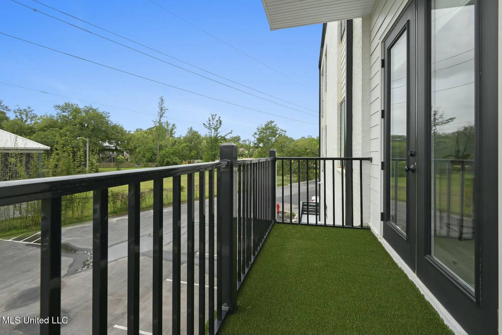 1302 Magnolia Street, Unit 107 Gulfport, MS 39507 - Photo 4 of 23 tempImagevrGKTs