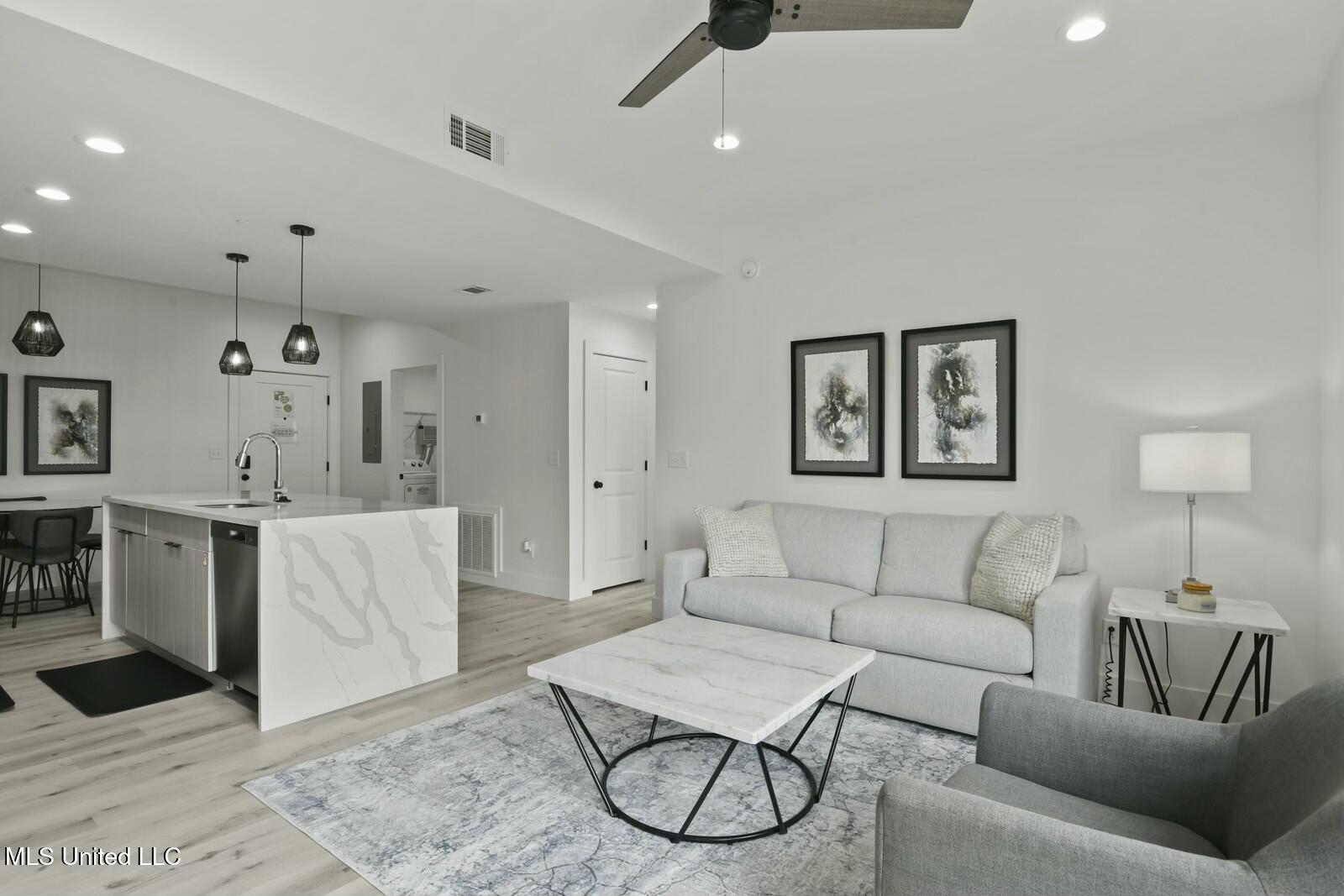 1302 Magnolia Street, Unit 107 Gulfport, MS 39507 - Photo 10 of 23 tempImage3DXTo7