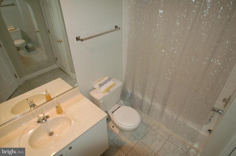 5872 Pimlico Road Baltimore, MD 21209 - Photo 9 of 18 Bath #1