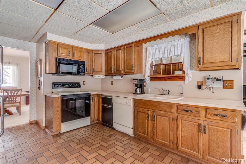 320 Dockham Road Columbiaville, MI 48421 - Photo 16 of 46