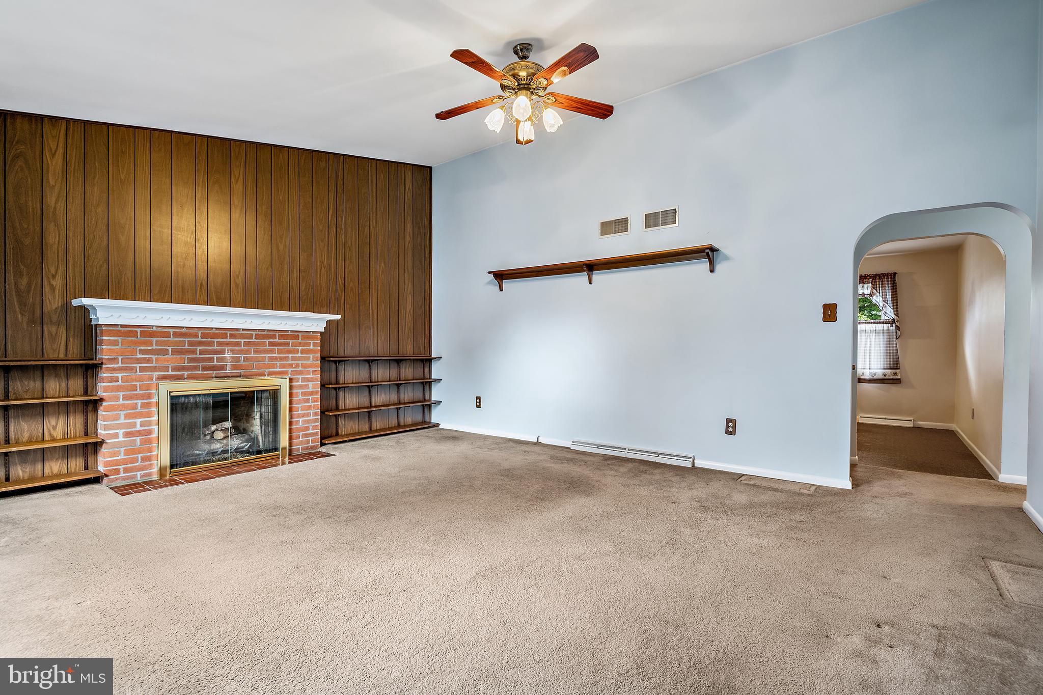 1610 Vista Road Lancaster, PA 17601 - Photo 5 of 41 Living Room