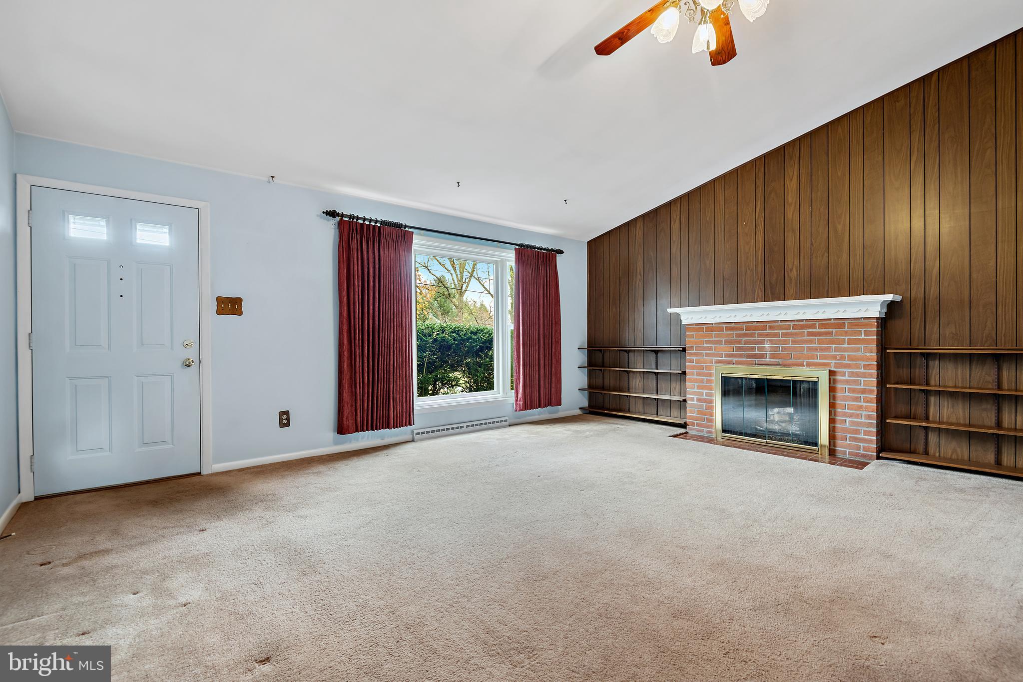 1610 Vista Road Lancaster, PA 17601 - Photo 6 of 41 Living Room