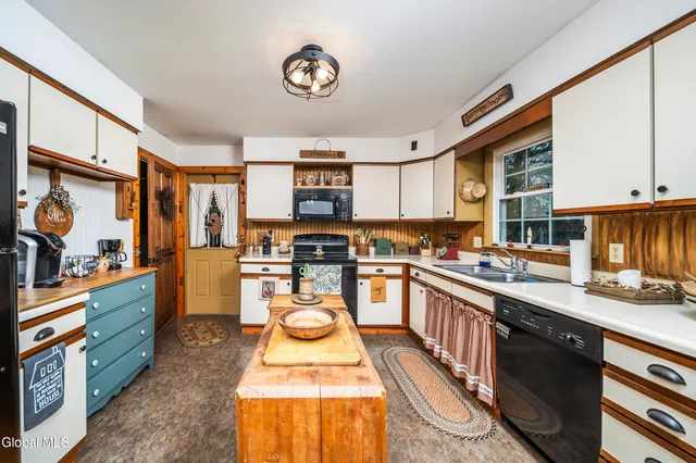 $369,900 | 34 Ford Road, Pittstown, NY 12180