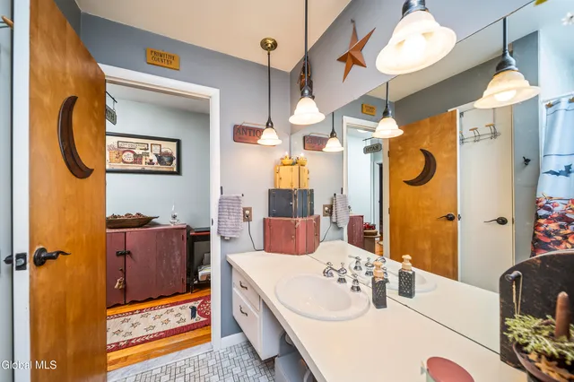 $369,900 | 34 Ford Road, Pittstown, NY 12180