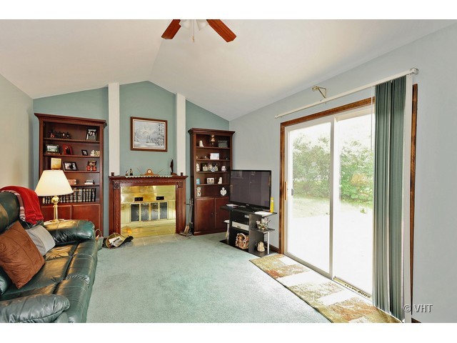 600 Spring Court Geneva, IL 60134 - Photo 5 of 10