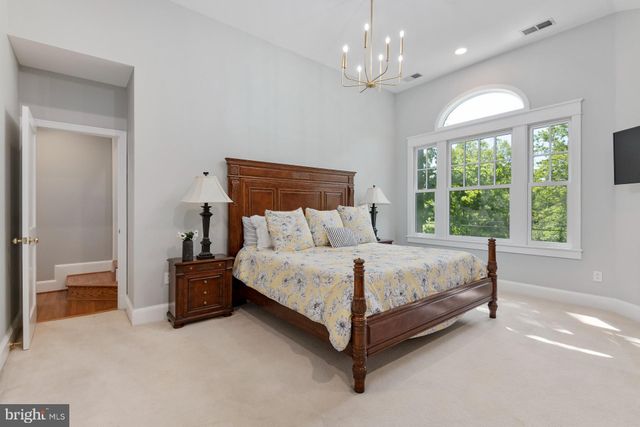 $1,500,000 | 604 North Overlook Drive, Alexandria, VA 22305