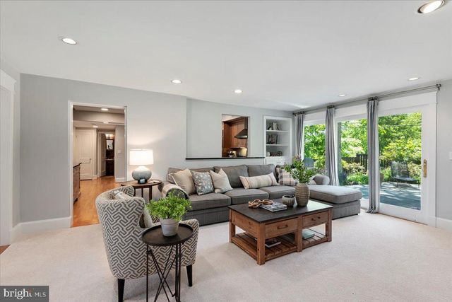 $1,500,000 | 604 North Overlook Drive, Alexandria, VA 22305