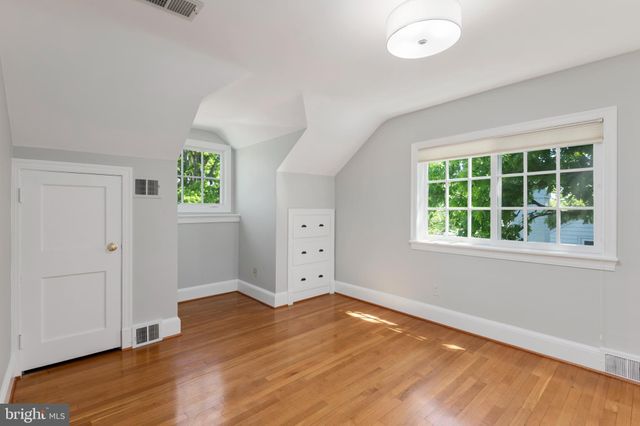 $1,500,000 | 604 North Overlook Drive, Alexandria, VA 22305