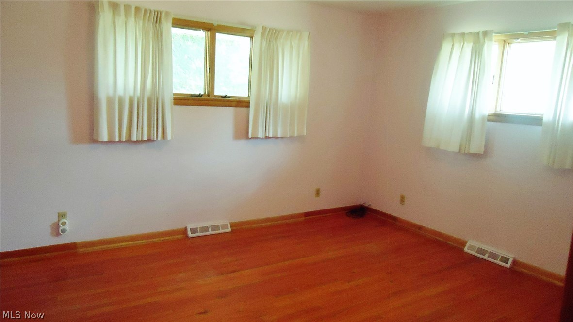 944 State Road Northwest Warren, OH 44483 - Photo 12 of 23 Gallery Image 12