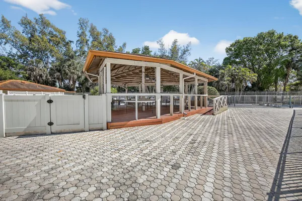 a view of a tennis court